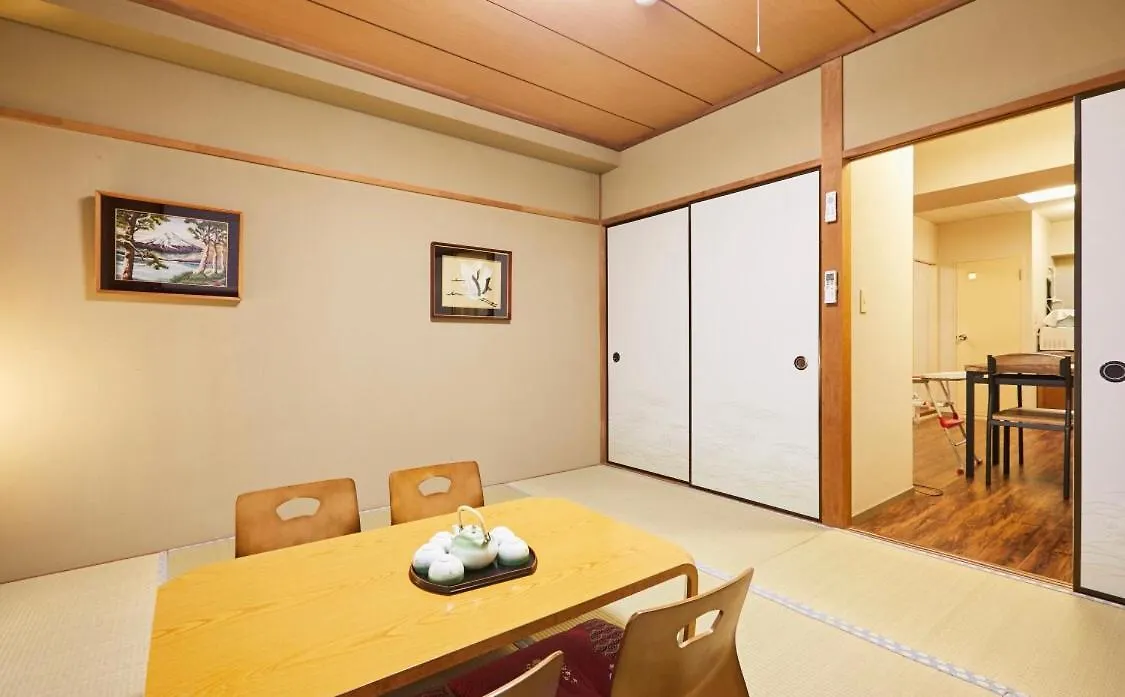 Apartment クレスト池袋101